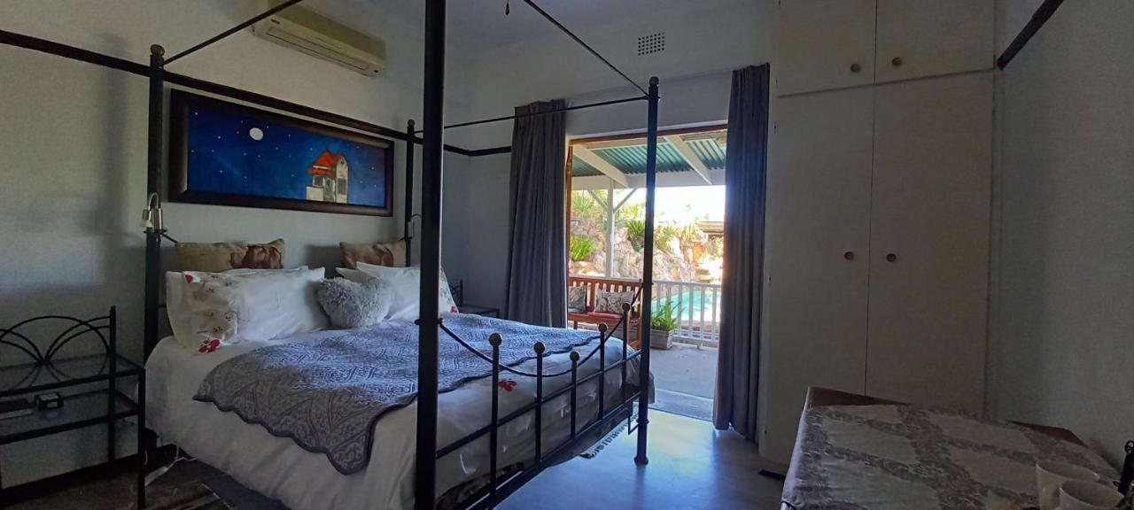 Beit Shalom Before Known As Best Little Guesthouse Oudtshoorn Bagian luar foto