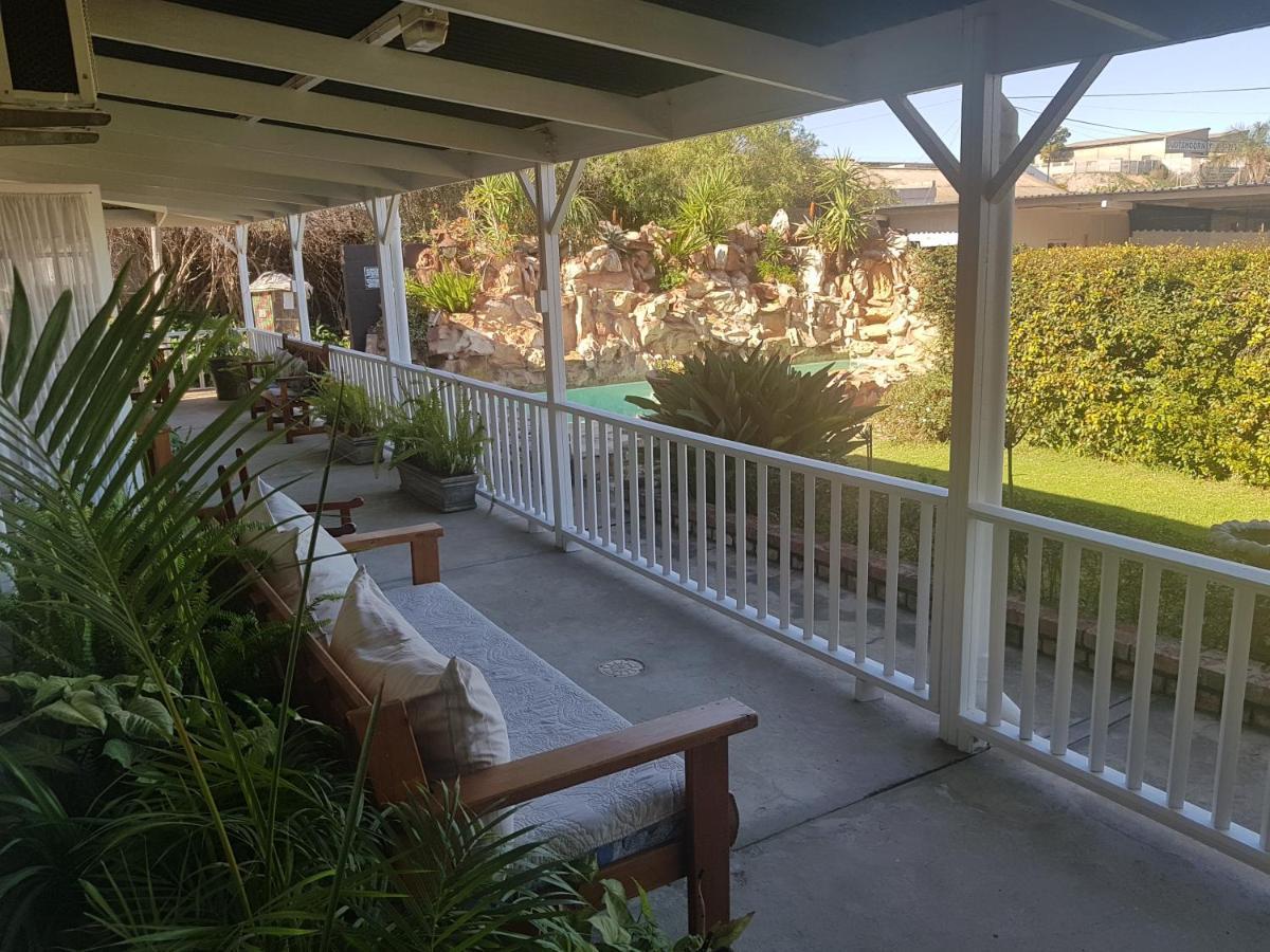 Beit Shalom Before Known As Best Little Guesthouse Oudtshoorn Bagian luar foto
