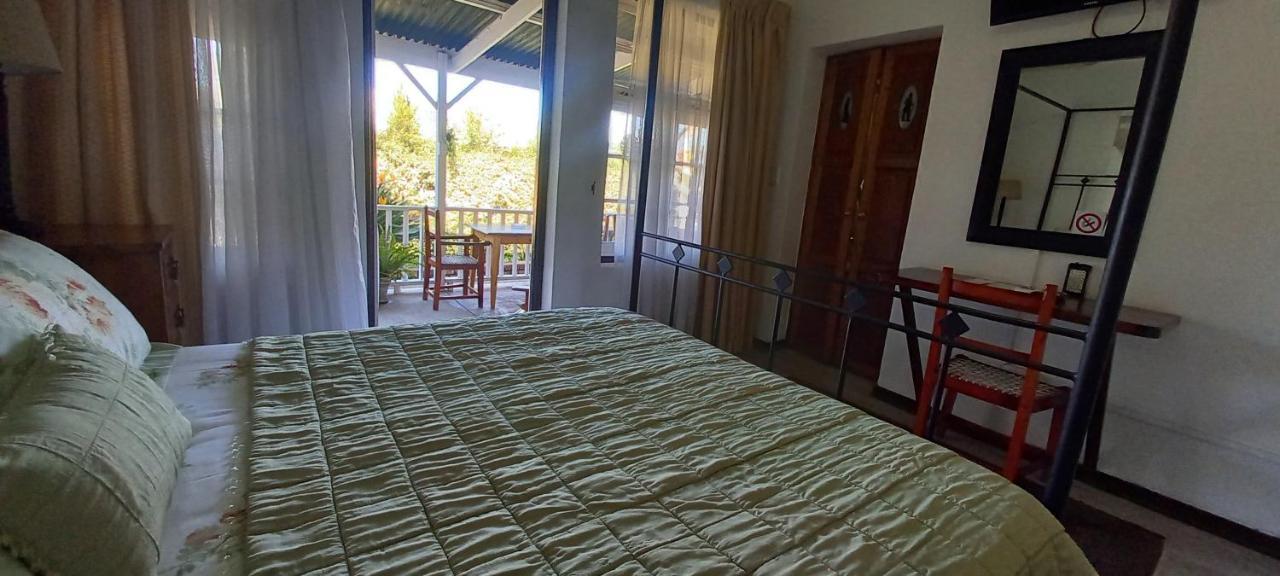 Beit Shalom Before Known As Best Little Guesthouse Oudtshoorn Bagian luar foto