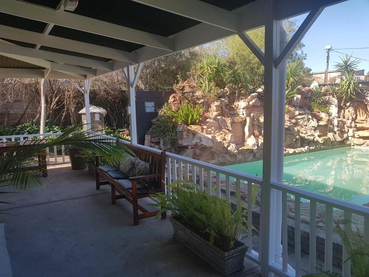 Beit Shalom Before Known As Best Little Guesthouse Oudtshoorn Bagian luar foto