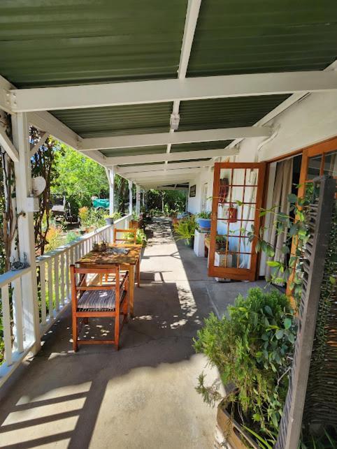 Beit Shalom Before Known As Best Little Guesthouse Oudtshoorn Bagian luar foto