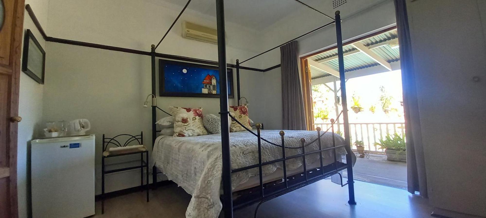 Beit Shalom Before Known As Best Little Guesthouse Oudtshoorn Bagian luar foto
